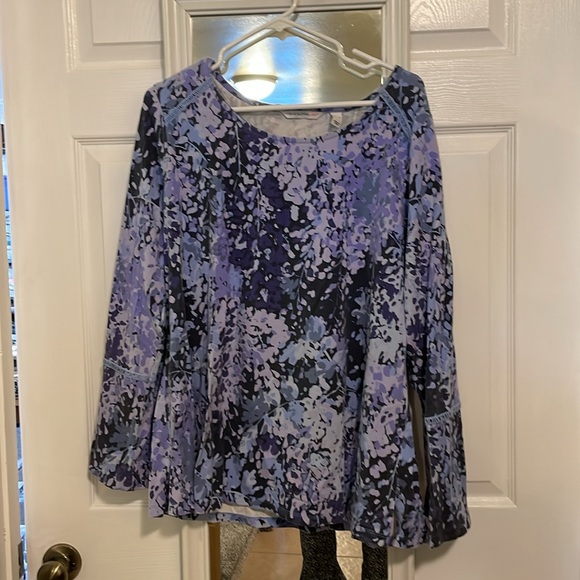 IsaacMizrahi Live XL floral long bell sleeve soft knit top periwinkle blue white - Picture 7 of 12